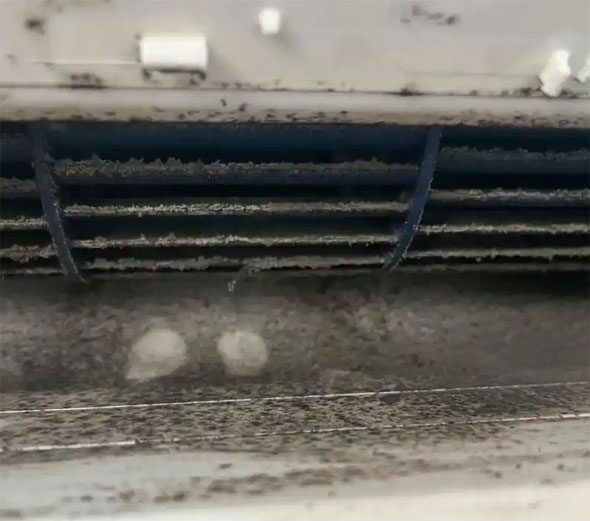 沈阳市空调吹的风有股烧焦味是怎么回事